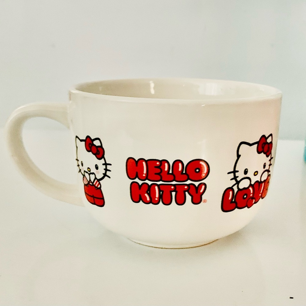 Hello Kitty White and Red Love Mug